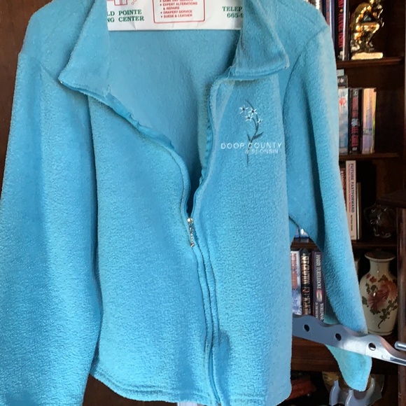 5/$20 Cuddly & Clean Sweatshirt Size Large - Picture 4 of 5